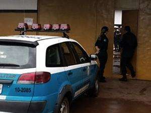 Presas fazem motim contra chegada de tia presa por torturar crian&ccedil;a 