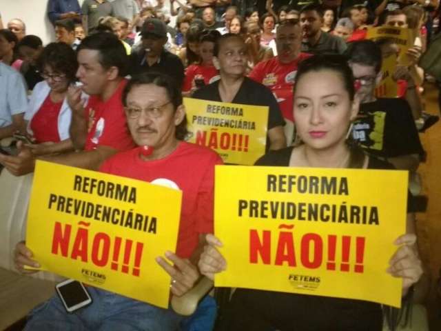 Sem consenso, sess&atilde;o &eacute; encerrada e Assembleia adia vota&ccedil;&atilde;o da reforma