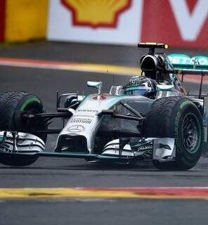 Nico Rosberg vai largar na frente.