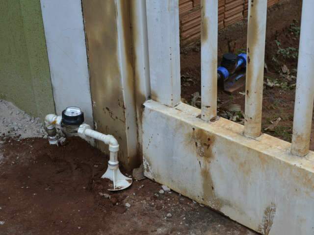  Morador reclama de instala&ccedil;&atilde;o de hidr&ocirc;metro em casa onde j&aacute; existe aparelho