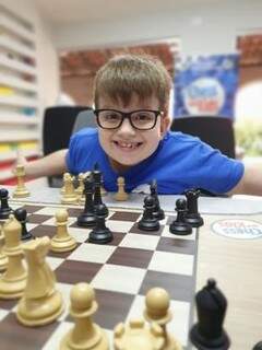Xadrez é outra diversão que ajuda a organizar o pensamento e trabalha a concentração. (Foto: Divulgação)