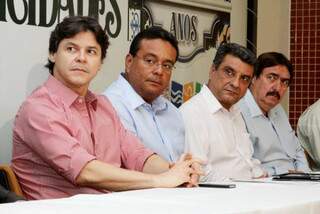 Paulo Duarte, no primeiro plano,ao lado do prefeito Ruiter Cunha: sucessão inevitável. (Foto: Clóveis Neto)