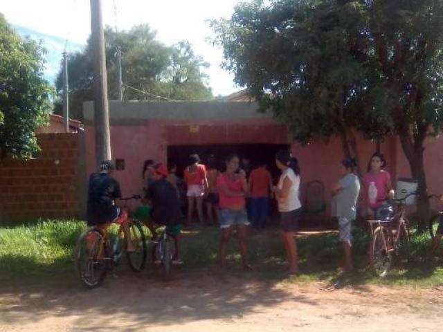 Homem &eacute; assassinado a tiros ap&oacute;s discuss&atilde;o; vizinha &eacute; principal suspeita 