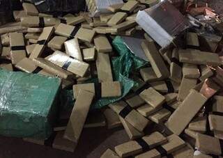 Carga que saiu de MS levava 4,6 t de maconha, pistolas, fuzis e muni&ccedil;&otilde;es