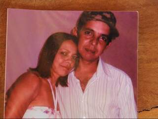 Foto recente de José Augusto, com a esposa, Telma. Ele saiu para ir ao banco e não voltou mais para casa