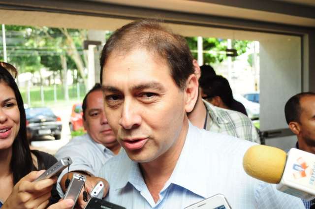 Bernal volta a atribuir invas&otilde;es a jogo pol&iacute;tico, mas se recusa a dar nomes