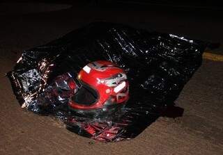 A mulher, que morreu na hora, possivelmente não usava capacete (Foto: Chapadense News)