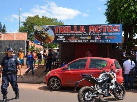 Homem de 30 anos &eacute; executado por pistoleiros dentro de uma oficina