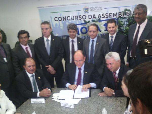 Concurso da Assembleia ter&aacute; 80 vagas e sal&aacute;rios de at&eacute; R$ 4,5 mil