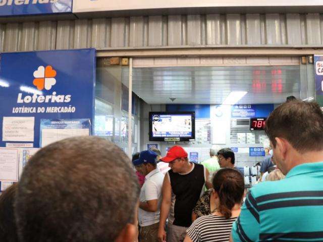 Sorteio da Mega-Sena nesta quarta-feira pode pagar at&eacute; R$ 32 milh&otilde;es 