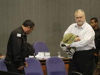 Zeolla chega ao plenário para julgamento pela morte do sobrinho. (Foto: Marcelo Victor)