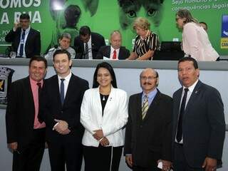 Da esquerda à direita, Valdir Gomes, André Salineiro, Dharleng, Loester Nunes e Jeremias Flores. (Foto: Divulgação/Câmara Municipal de Campo Grande).