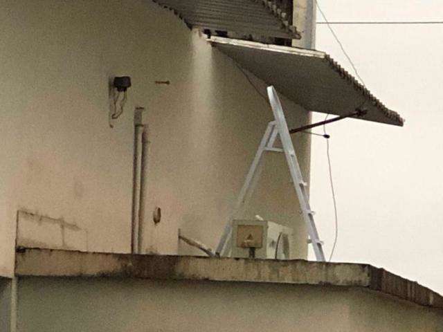 Grupo invade ag&ecirc;ncia, destr&oacute;i aparelhos e foge com a chegada da pol&iacute;cia
