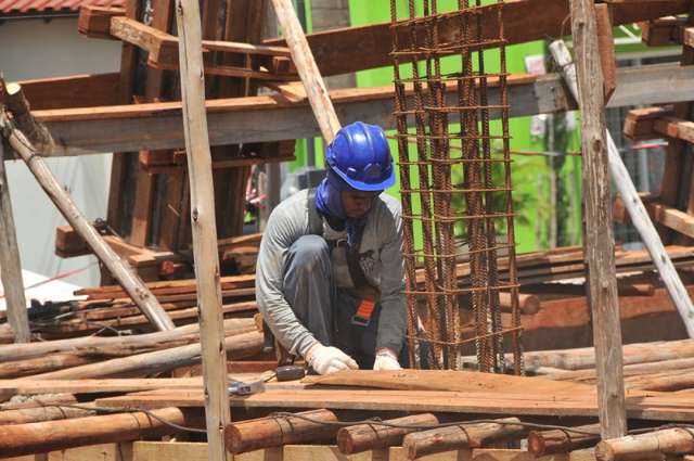 Ind&uacute;stria estadual se recupera e tem saldo de 260 empregos em fevereiro