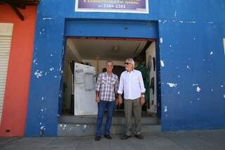 Os irmãos Gil e Paulo Afonso Ourives visitaram o espaço que foi o bar Trago Longo durante dez anos (Foto: Fernando Antunes)