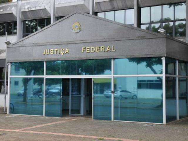 Juiz reconhece invas&otilde;es, mas ordem do STF barra reintegra&ccedil;&otilde;es de posse