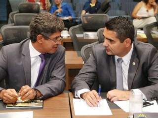 Rinaldo e Herculano, hoje aliados em blocão liderado pelo PSDB: tendência é de manutenção das atuais composições. (Fotos: Assembleia Legislativa/Divulgação)