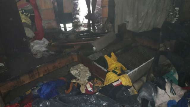 Resid&ecirc;ncia &eacute; incendiada e morador acusa ex companheira pelo crime