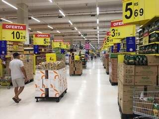 Para achar o que falta na ceia, vale enfrentar fila e pre&ccedil;o &quot;salgado&quot; 