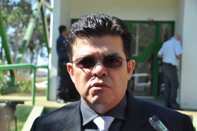 Prefeito d&aacute; posse hoje a conselho e acompanha sorteio de casas