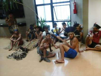 Contra CPI do Cimi, índios ocupam e prometem dormir na Assembleia