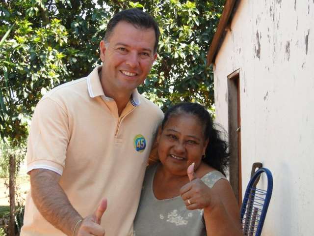 Monteiro lidera pesquisa e deixa prefeito do PT para tr&aacute;s em Jardim