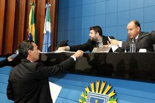 Deputados aprovam projeto de Marquinhos Trad, sobre dívidas de IPVA (Foto: Assessoria/ALMS)