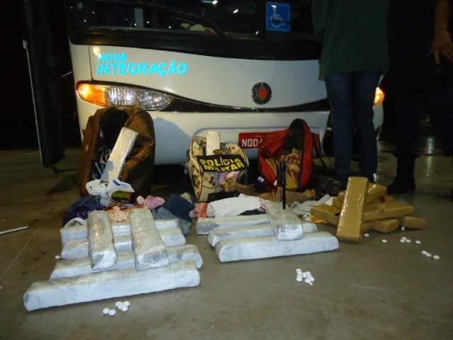  Mulher &eacute; presa com 24 quilos de maconha na rodovi&aacute;ria da Capital