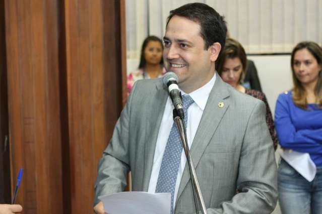 Deputado quer garantir licen&ccedil;a maior para m&atilde;es de beb&ecirc;s prematuros
