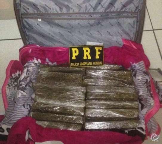 Universit&aacute;ria tenta transportar droga para o Acre e &eacute; presa na BR-163