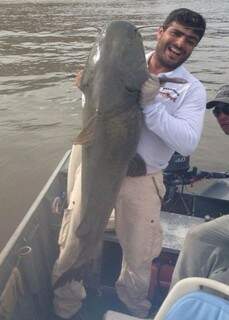 Piraíba de 40 quilos foi xodó de economista na última pescaria no Mato Grosso. (Foto: Arquivo Pessoal)