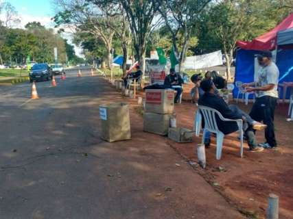 Policiais desmontam acampamento para ''demonstrar boa vontade"