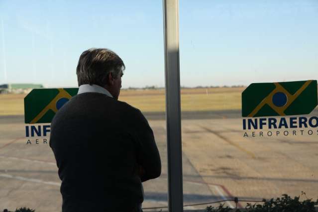 Licita&ccedil;&atilde;o emperra, mas Infraero deve manter suspens&atilde;o de voos noturnos