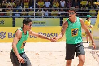 Álvaro Filho e Saymon disputam última etapa do Brasileiro de vôlei de praia (Foto: CBV/Divulgação)