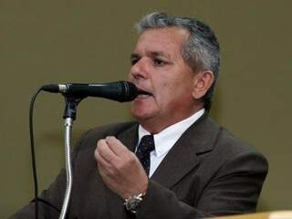 Airton Saraiva disse que falta habilidade política ao prefeito eleito. (Foto: Divulgação/arquivo)