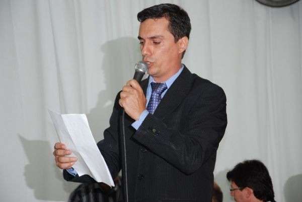 C&acirc;mara fica lotada e fam&iacute;lia avalia transferir vel&oacute;rio de Neilo para gin&aacute;sio 