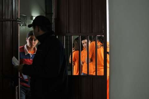 Juiz nega prisão domiciliar e Andreia Olarte volta para presídio feminino