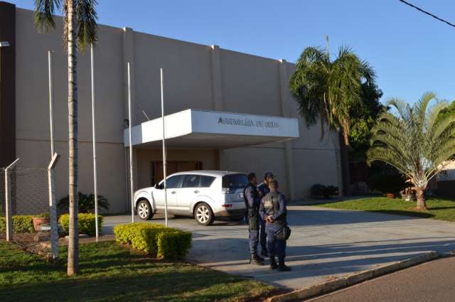 Juiz extingue a&ccedil;&atilde;o de reintegra&ccedil;&atilde;o de igreja de Olarte e prefeitura contra-ataca