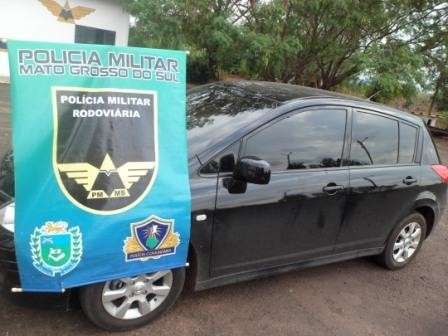 Acusado de latroc&iacute;nio &eacute; preso com ve&iacute;culo furtado e documentos falsos 