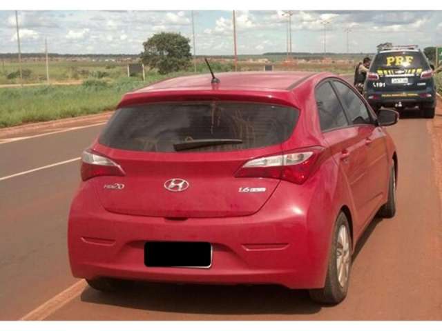 Motorista foge de abordagem e &eacute; preso com 187 quilos de maconha