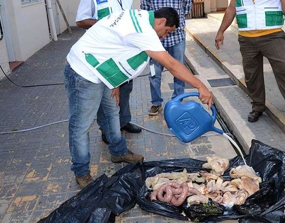 A&ccedil;&atilde;o em feira livre apreende 25 quilos de carne impr&oacute;pria para consumo