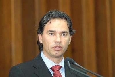 Marquinhos aponta irregularidades de empresa que pretende assumir a Enersul