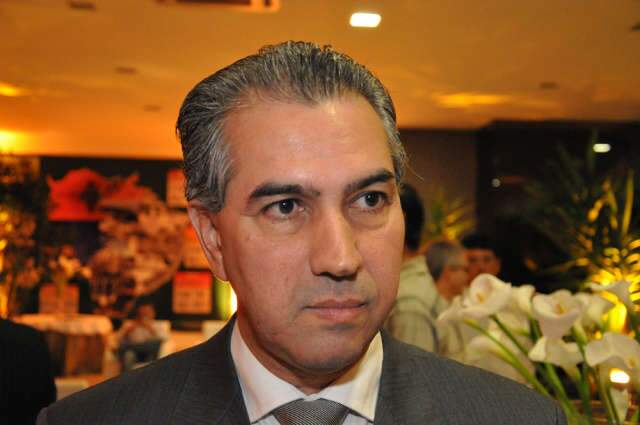  Reinaldo Azambuja prev&ecirc; PT e PSDB no mesmo palanque em Corumb&aacute;