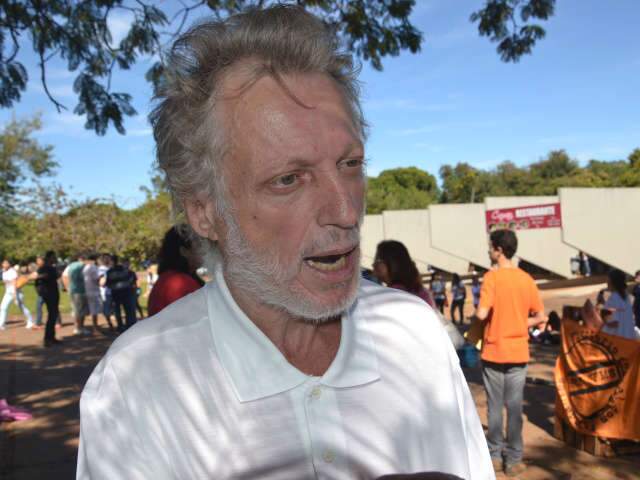  Assembleia na UFMS re&uacute;ne professores, t&eacute;cnicos e alunos para discutir greve