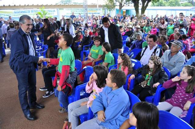 Reinaldo libera R$ 479 mil para recupera&ccedil;&atilde;o de ruas e fala sobre parcerias