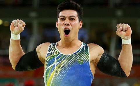 Brasileiros ficam sem medalha na final individual da ginástica artística