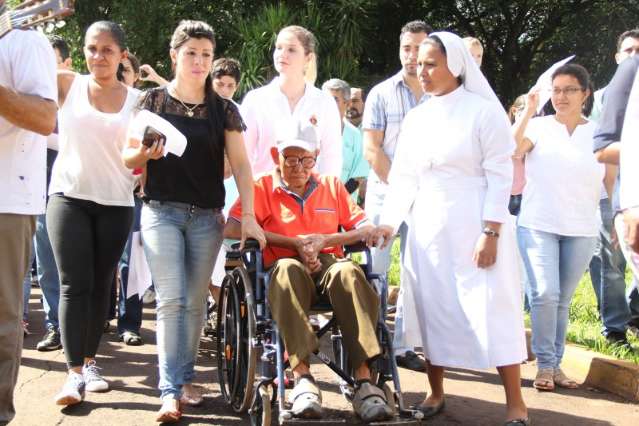 Via-Sacra em hospital faz paralelo entre crucifica&ccedil;&atilde;o de Cristo e o doente