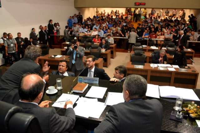 Assembleia debate ensino fundamental em escolas de tempo integral