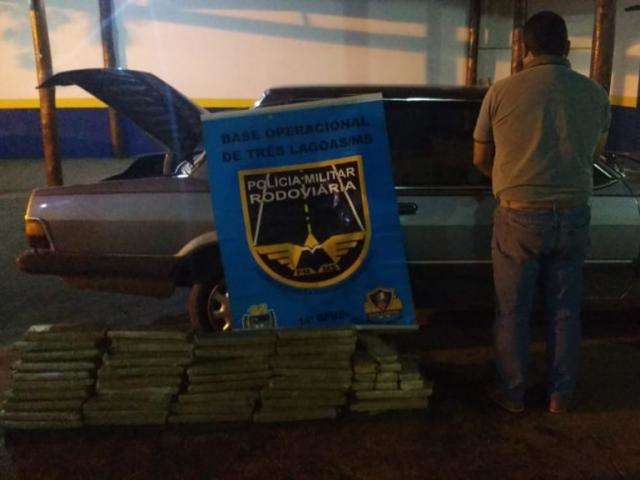 Homem &eacute; preso com droga que entregaria por R$ 5 mil em munic&iacute;pio no interior