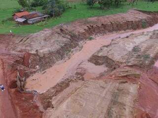 Chuva em Rio Brilhante deixou moradores de fazendas e chácaras ilhados (Foto: divulgação)